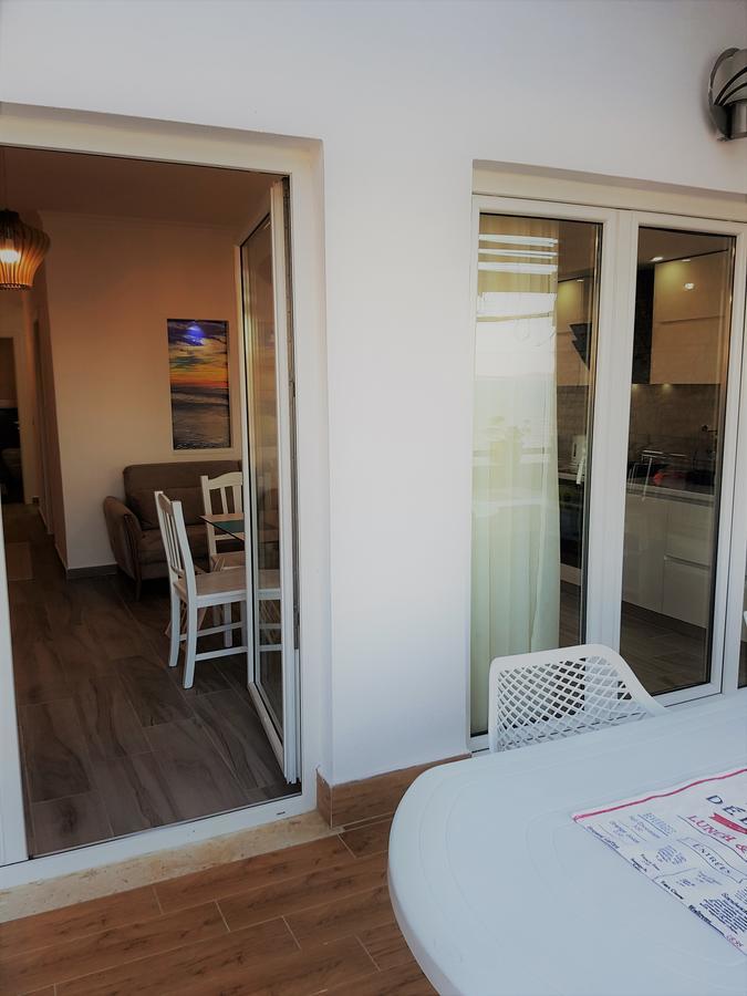 Sofia'S Holiday Apartment Vlorë Екстериор снимка