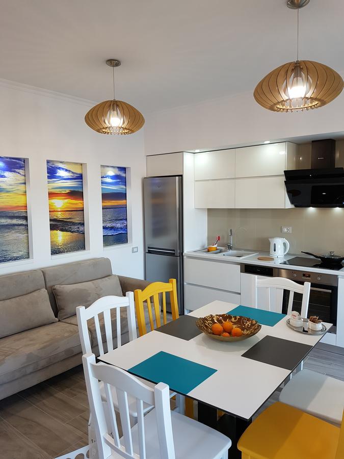 Sofia'S Holiday Apartment Vlorë Екстериор снимка